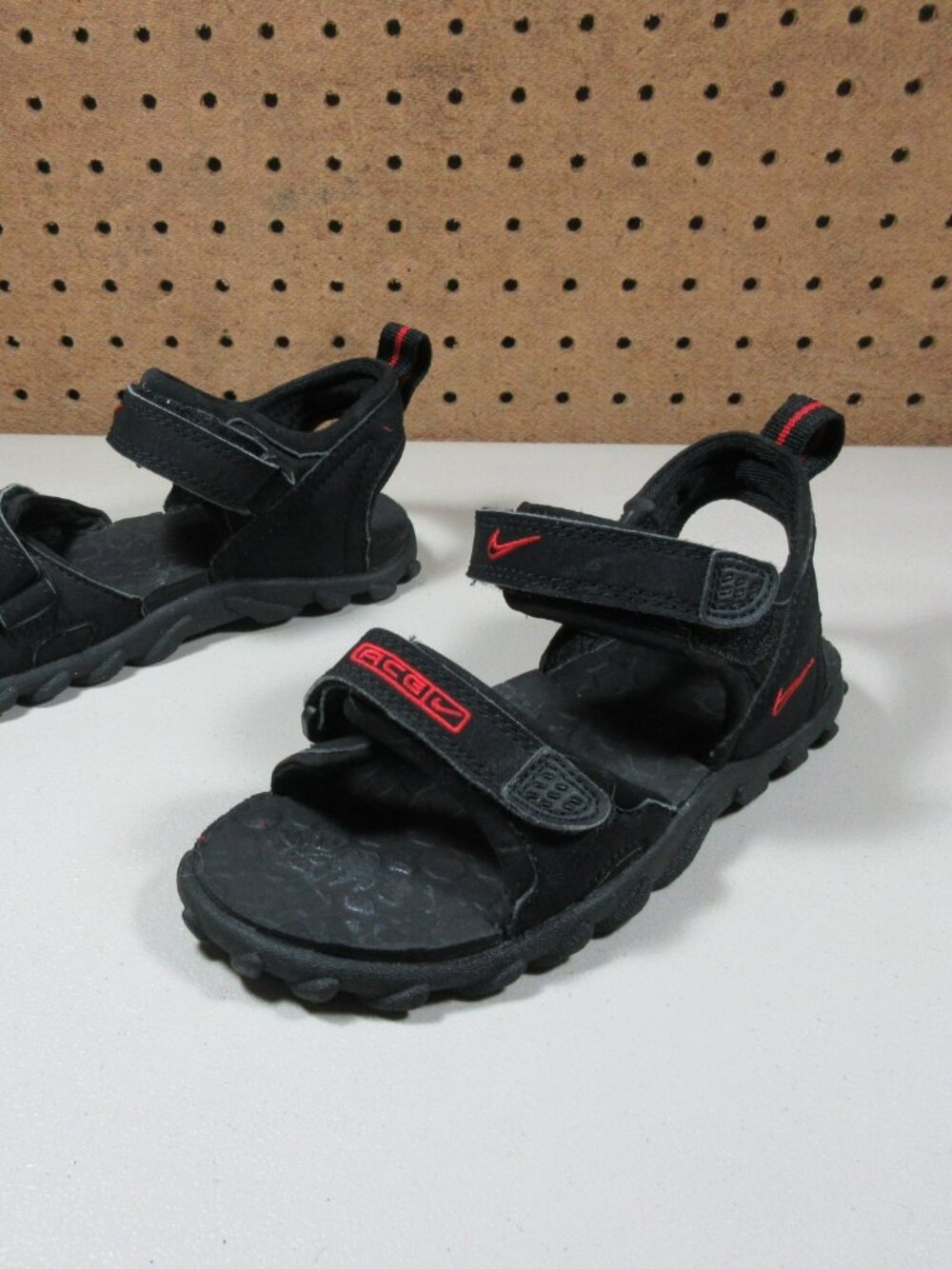 Vintage Nike ACG kids black red Straprunner slingback water hiking sandals 13 M